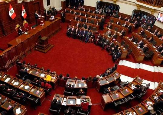 Cómo el Ejecutivo impulsa o frena el desarrollo sin legislar